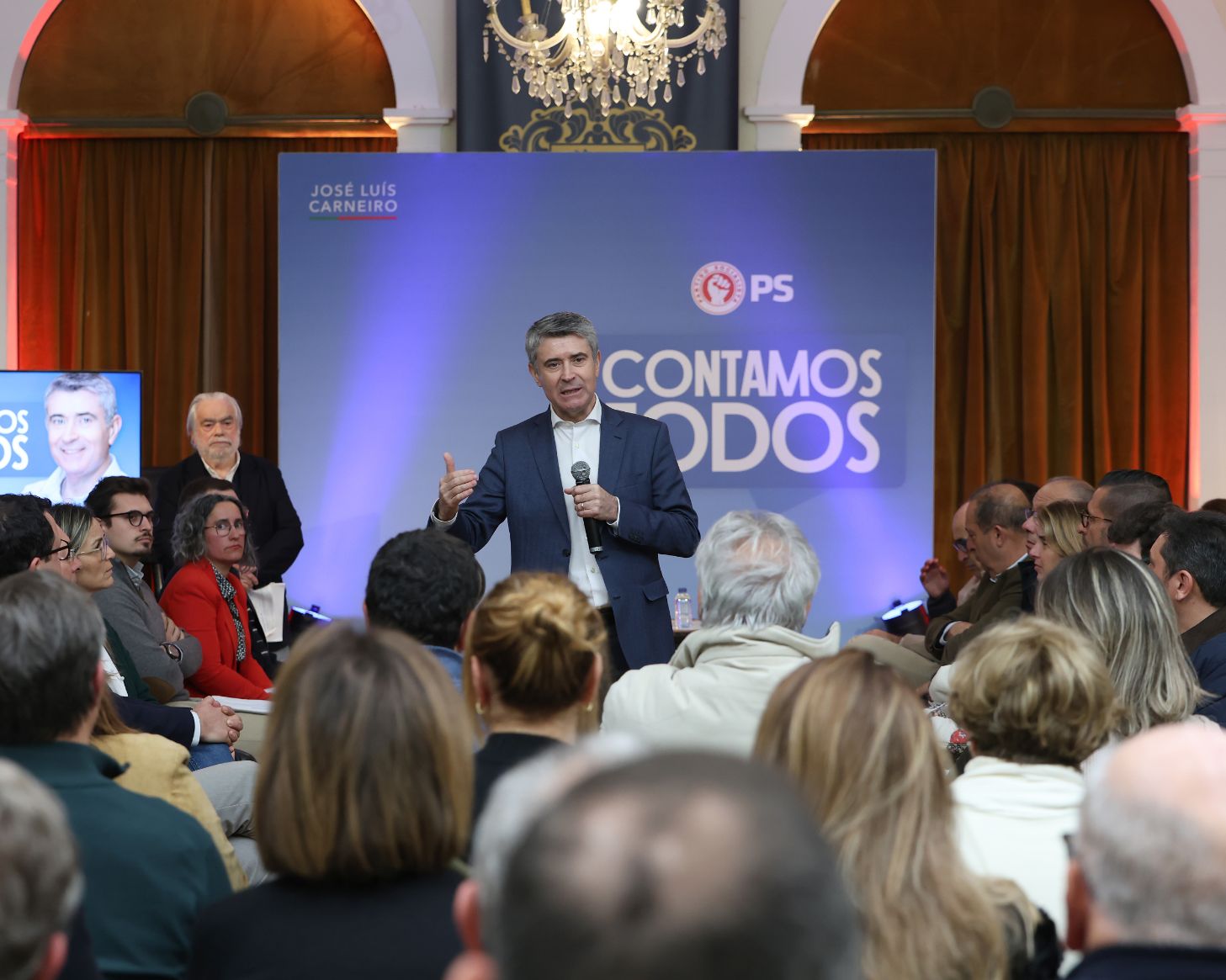 Em Faro, José Luís Carneiro destaca reforço do SNS e reforma do Estado