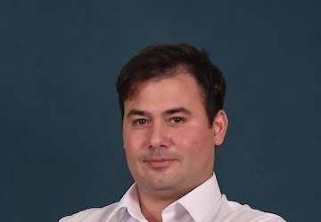 Saúl Rosa, porta voz da Comissão Política Distrital de Faro do PAN – Pessoas Animais Natureza, participa numa sessão extraordinária da Câmara Municipal de Vila Real de Santo António