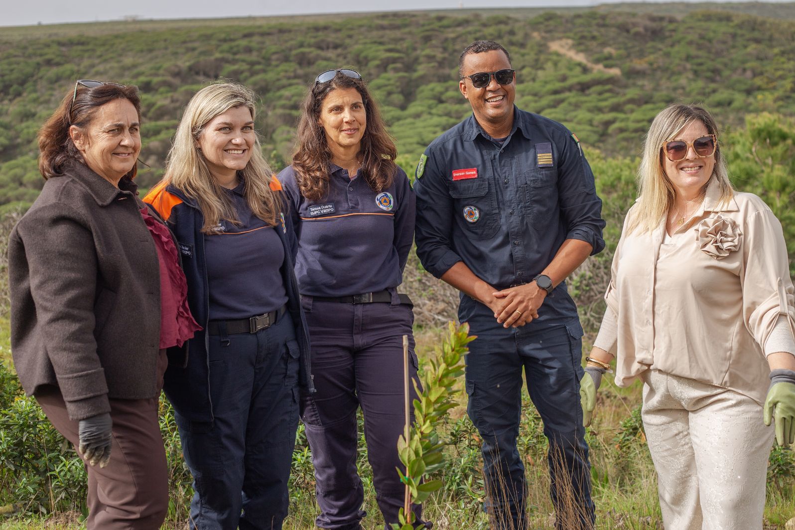 Mais de 800 árvores plantadas em acção de reflorestação na Área de Merendas do Castelejo, Vila do Bispo