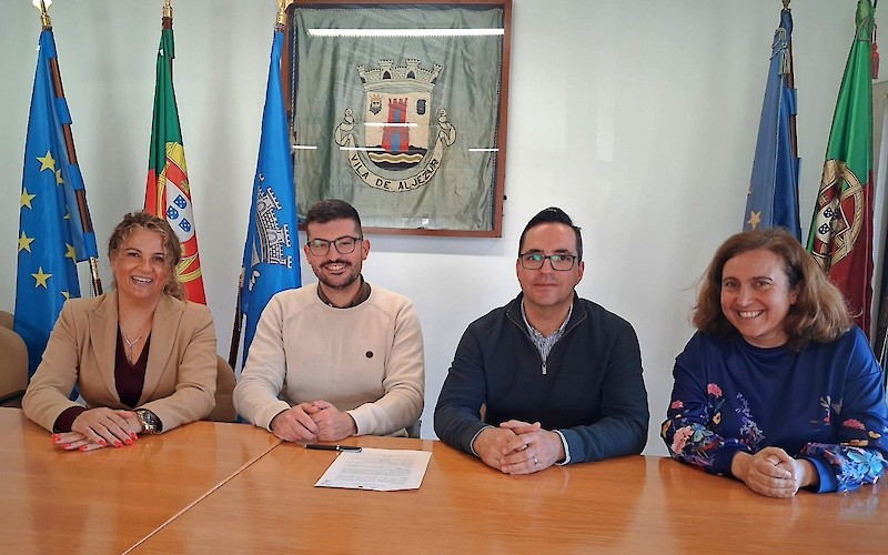 '.$destaque->title.'