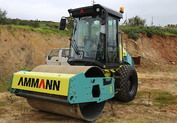 Câmara Municipal reforça meios operacionais com aquisição de cilindro compactador