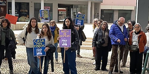 Luta pelo Direito à Habitação com Manifestação em Lagos