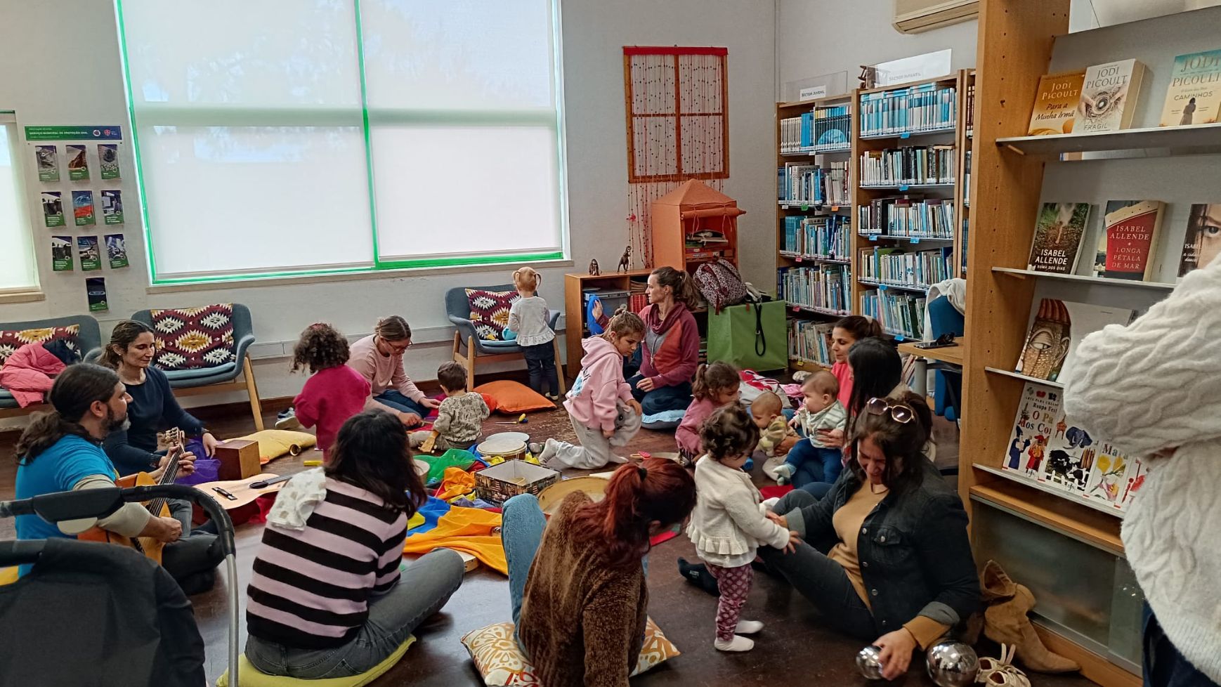 Quinzena do Livro e da Leitura de Vila do Bispo proporciona momentos de partilha, aprendizagem, convívio e criatividade na Biblioteca Municipal