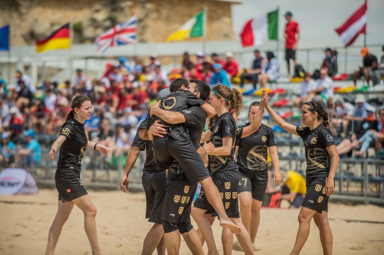 Portugal estreia-se com uma vitória no arranque do Campeonato Europeu de de Ultimate de Praia (Frisbee) no Algarve