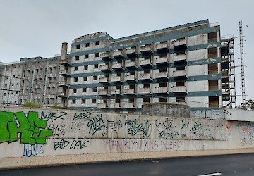Fim da Linha para as “Obras Fantasma” do antigo Hotel Golfinho