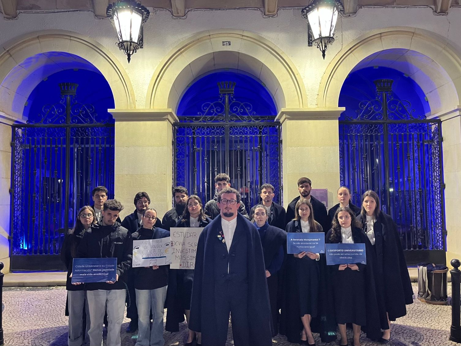 AAUAlg assinala Dia do Estudante com concentração silenciosa em Faro