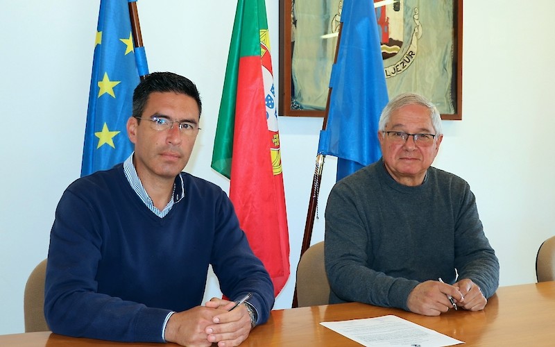 '.$destaque->title.'