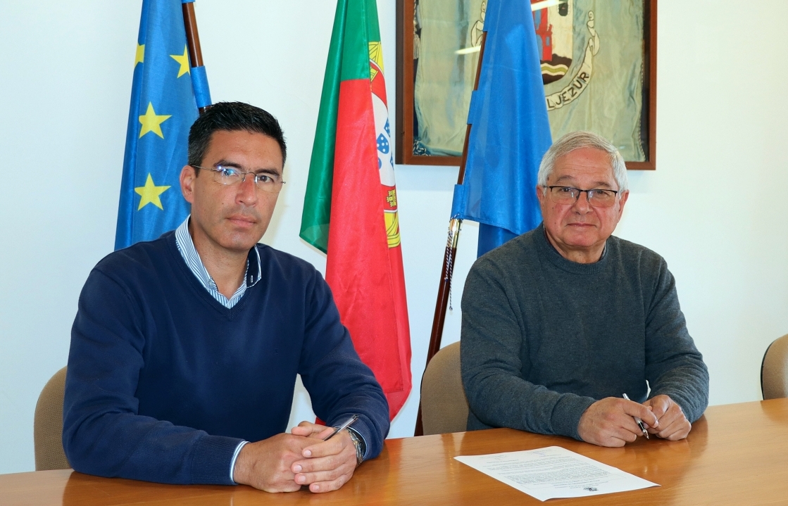 Início das obras de pavimentação de estrada Descampadinho/Vale de Águia que liga Aljezur a Monchique