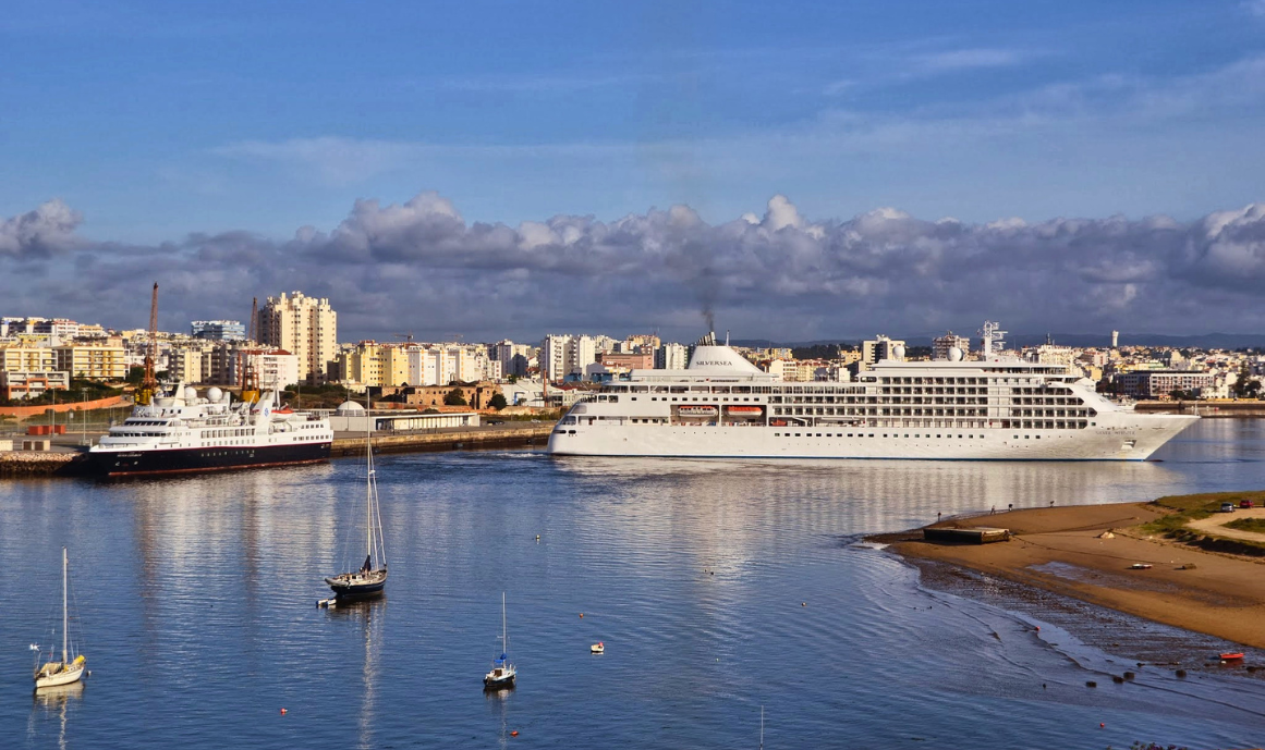 Concluídas as dragagens de manutenção no Porto de Portimão antes da data prevista