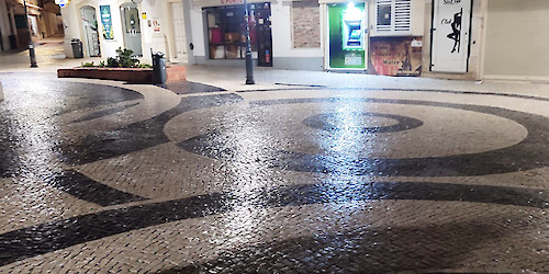 Lagos reforça a limpeza urbana no centro histórico