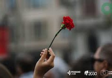 “ABRIL É PAZ, DEMOCRACIA E FUTURO”