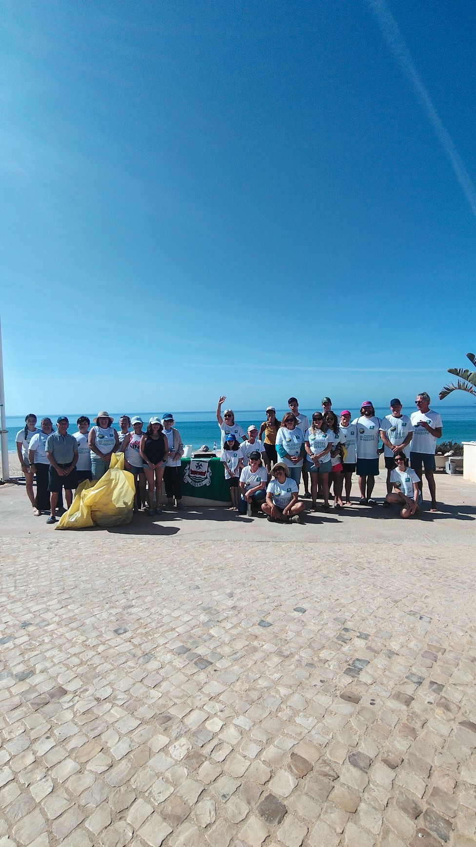 Budens assinalou o Dia Mundial dos Oceanos com ações de sensibilização, leitura e limpeza de praia