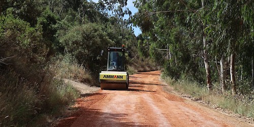 Câmara Municipal de Vila do Bispo está a requalificar os caminhos rurais