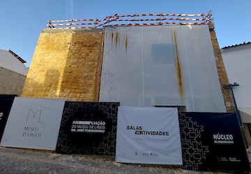 Vereadores da AD manifestam oposição à proposta de indemnização superior a 190 mil euros por uma obra inacabada no Museu de Lagos