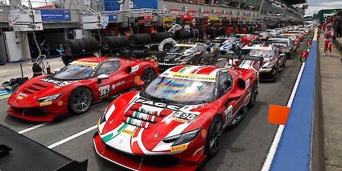 Ferrari Challenge: Paixão e velocidade enchem paddock e pista em Portimão