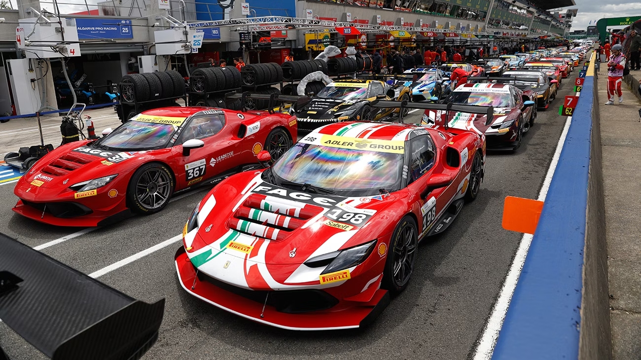Ferrari Challenge: Paixão e velocidade enchem paddock e pista em Portimão