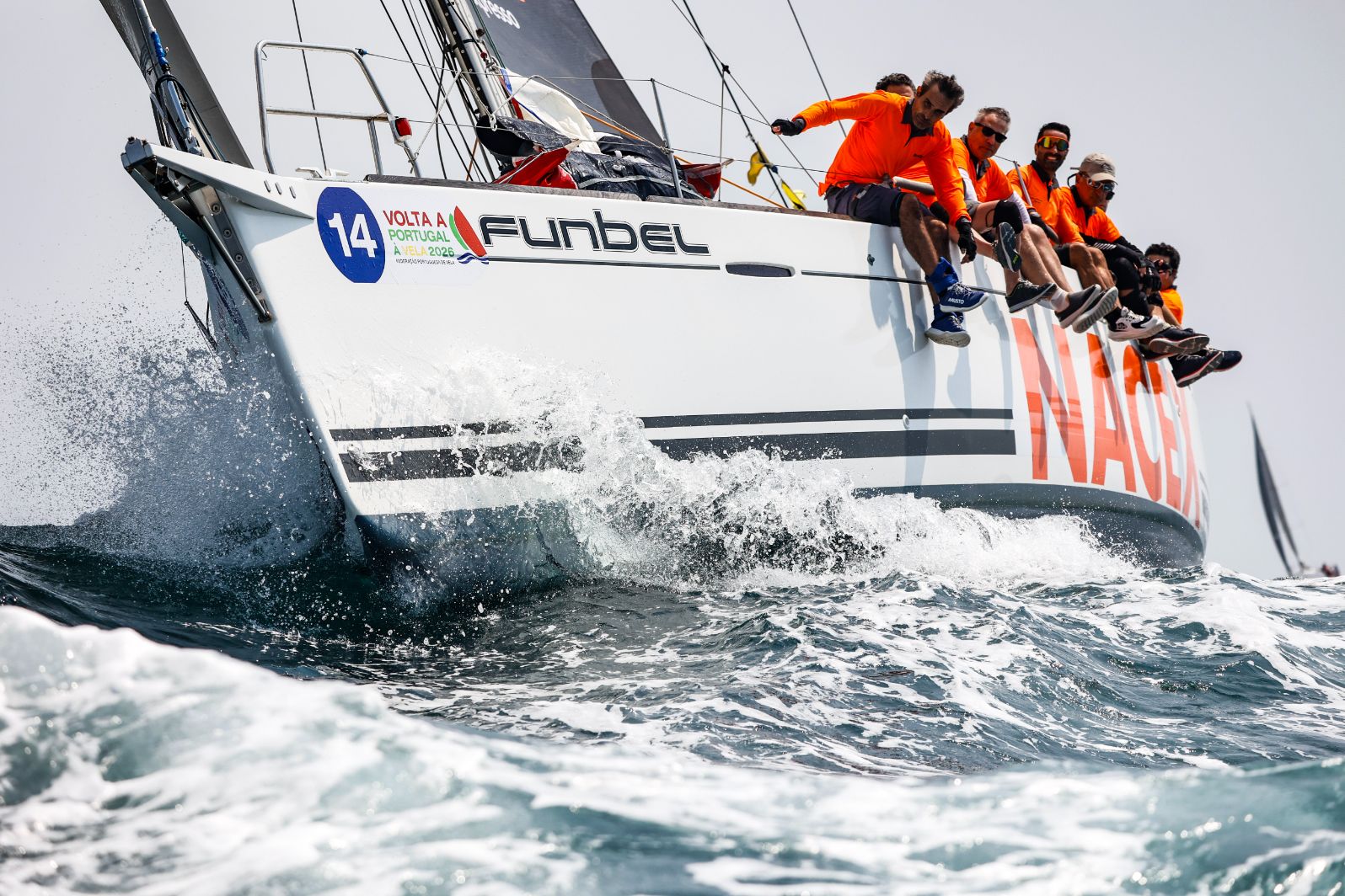 Nortada permitiu espetáculo no arranque da Volta a Portugal à Vela