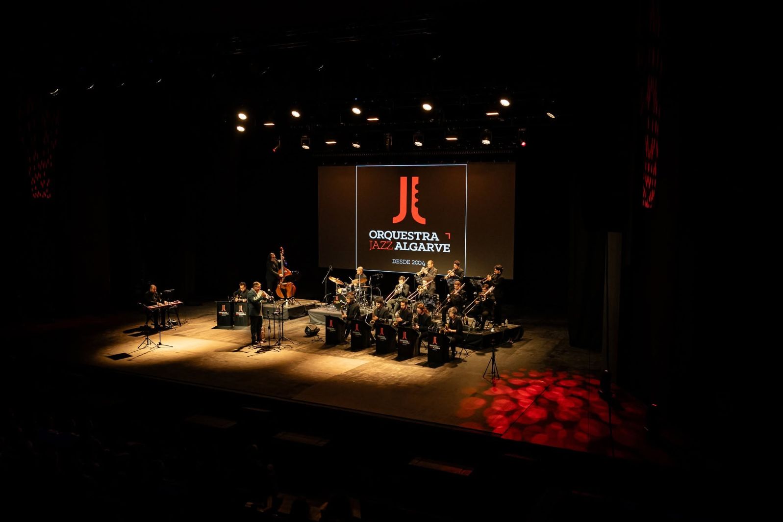 Orquestra de Jazz do Algarve mantém ritmo quente em Agosto