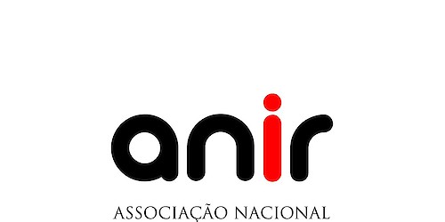 NÓS, OS NÃO FUMADORES, NÃO VAMOS PARA FÉRIAS PARA FUMAR