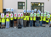 EMARP junta alunos e cantoneiras para assinalar o Dia Mundial da Limpeza Urbana
