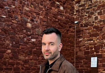 Nero, poeta algarvio, qualifica-se para as meias-finais do Campeonato do Mundo de Poesia com uma das melhores pontuações