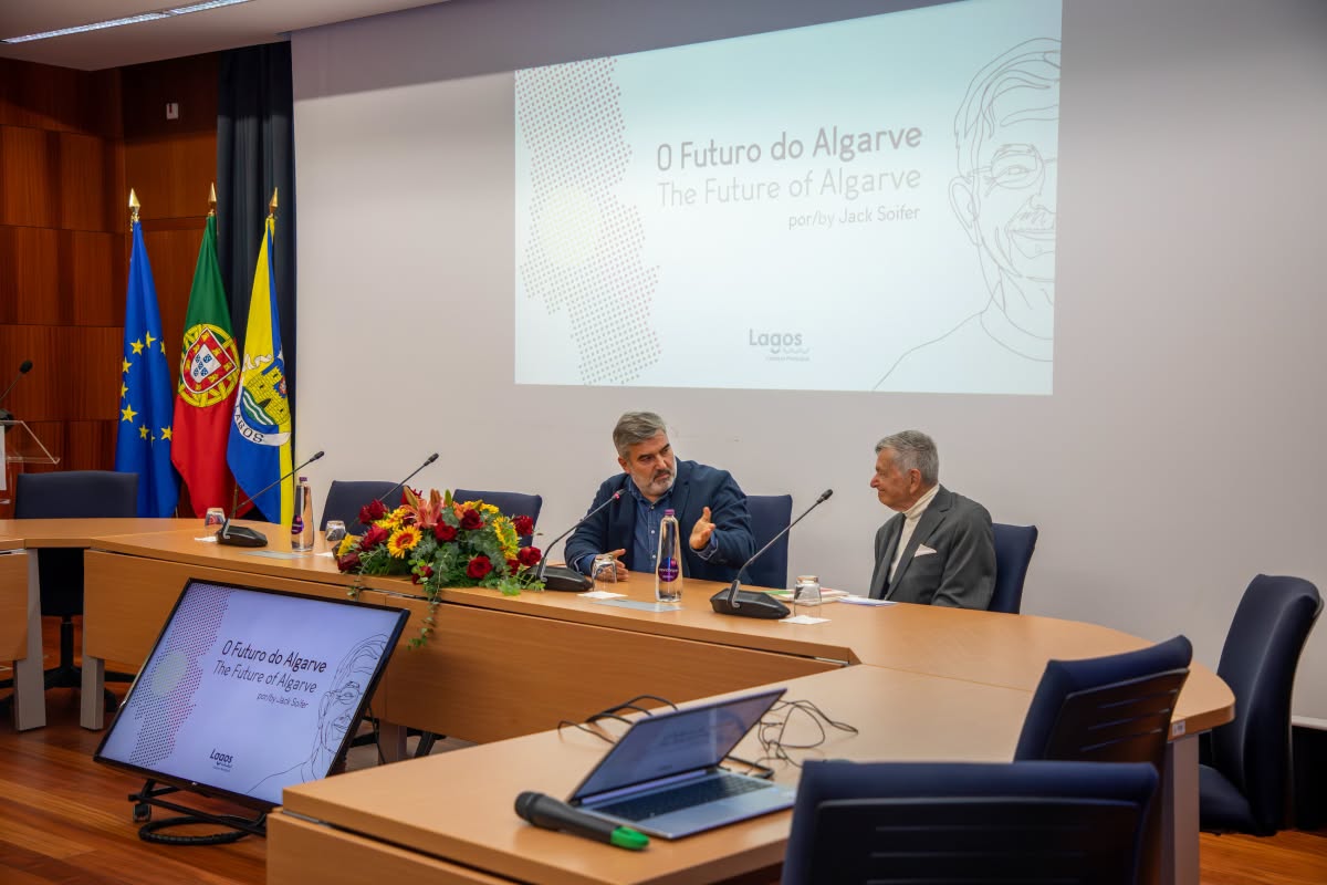 Sessão sobre O FUTURO DO ALGARVE juntou, em Lagos, autor, empreendedores e convidados ilustres