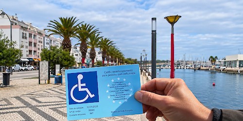 Lagos: O Espaço Cidadão Informa – Cartão de Estacionamento para Pessoas com Deficiência