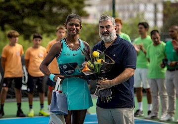 Maaya Rajeshwaran Revathi, de 17 anos, conquista título em Lagos