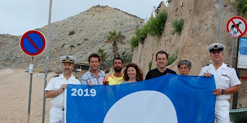 Bandeira Azul hasteada nas praias do concelho de Vila do Bispo