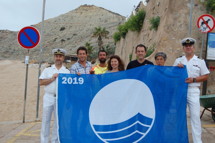Bandeira Azul hasteada nas praias do concelho de Vila do Bispo