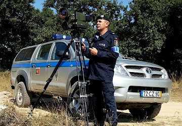 GNR  na Grécia detecta embarcação com 63 migrantes na Ilha de Samos