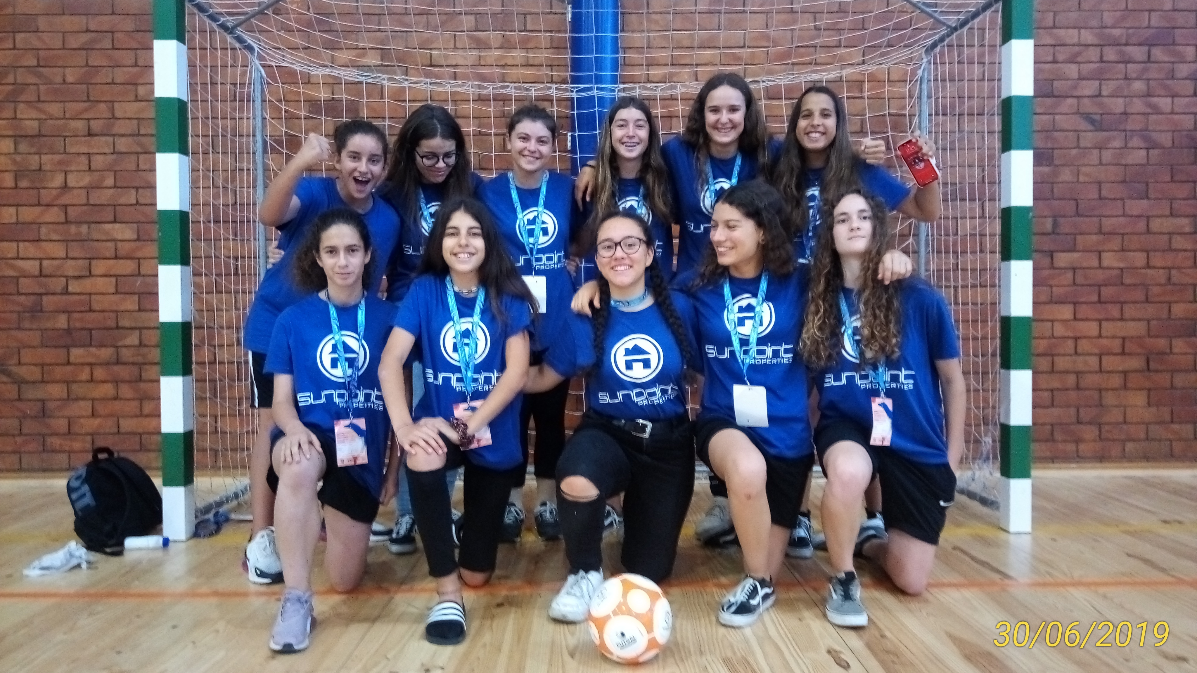 A equipa de Futsal Feminino do Agrupamento de Escolas Gil Eanes representou o Algarve na Fase Nacional dos Campeonatos de Iniciados