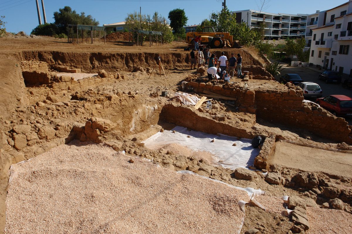 Conferências dão a conhecer os trabalhos de arqueologia e estudos desenvolvidos no âmbito do projecto internacional “Monte Molião”