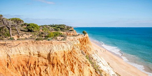 Homem de Nacionalidade Checa morre ao cair da falésia na Praia do Canavial em Lagos