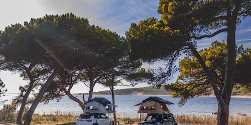 Hertz e Jeep lançam serviço inovador de aluguer de tendas rooftop