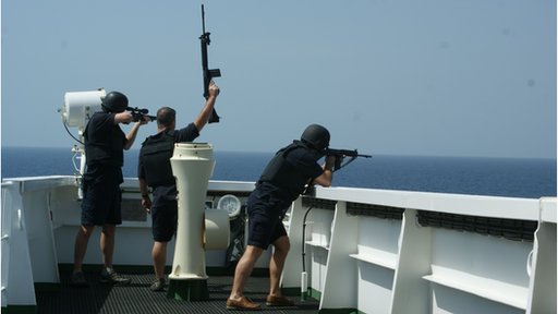 Navios com Bandeira Portuguesa já podem ter guardas armados a bordo