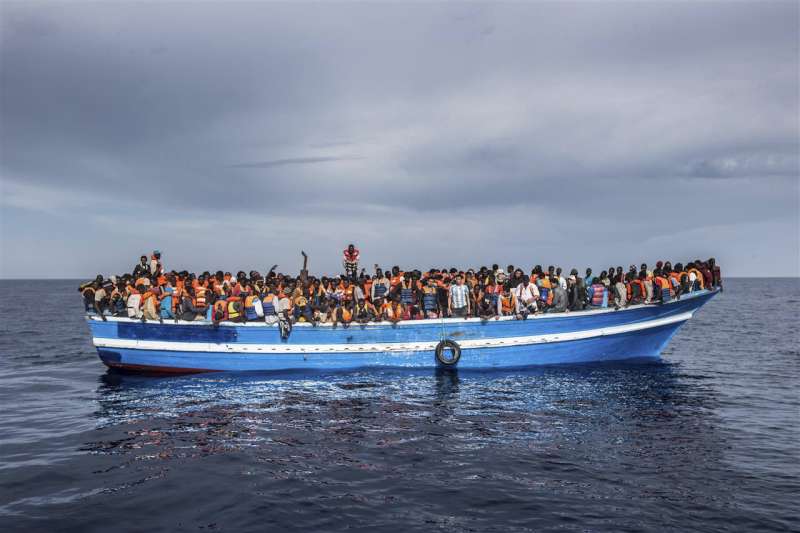 Resolução sobre buscas e salvamentos de migrantes no mediterrâneo