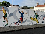 João Fernandes, artista Local pinta mural do polidesportivo de Aljezur - 1