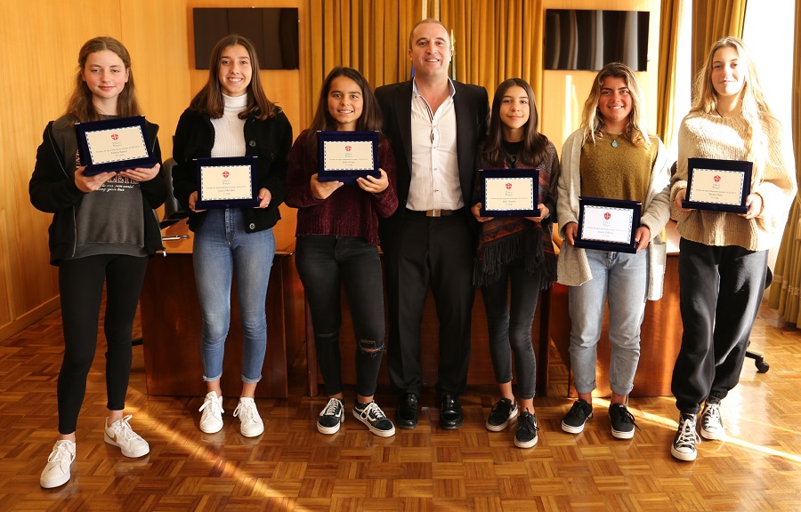 Câmara Municipal premiou mérito escolar de alunos Vila-bispenses