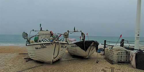 Reportagem com pescadores na Praia da Salema, unidos na contestação contra a nova aquacultura para mexilhão