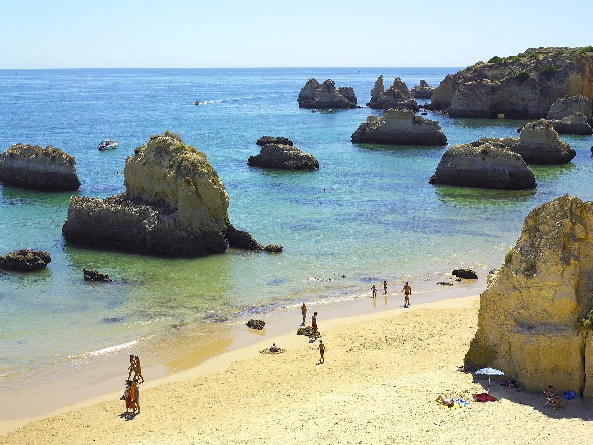 Praias do Algarve prontas para reabrir ao público