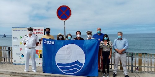 Aljezur promoveu cerimónia do hastear da Bandeira Azul e Praia Acessível