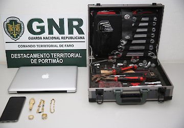 GNR recupera objectos furtados em Portimão e Lagos no valor de 23 mil euros