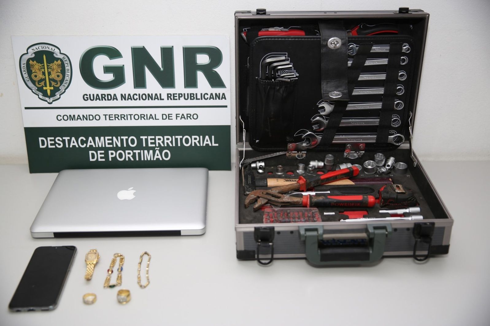 GNR recupera objectos furtados em Portimão e Lagos no valor de 23 mil euros