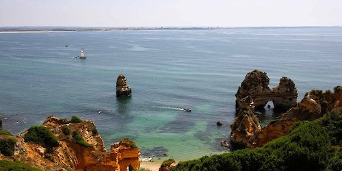 Praia do Camilo em Lagos interdita a banhos