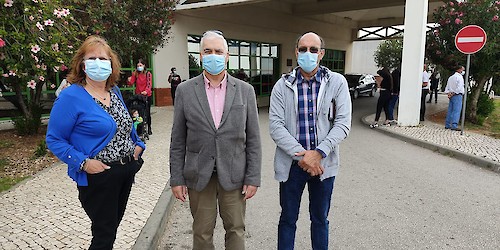 Bloco de Esquerda visitou Hospital de Portimão e migrantes detidos no quartel do Exército em Tavira
