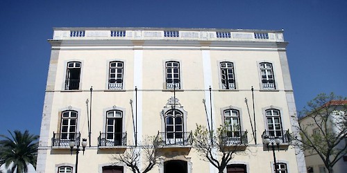 Forças de Segurança, Centro de Saúde de Lagos e Agrupamentos Escolares vão receber viaturas no Dia do Município