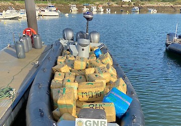 GNR apreende cerca de quatro toneladas de haxixe no Rio Guadiana