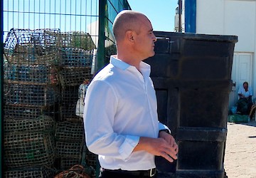 PCP: Defesa do Serviço Postal e do sector da Pesca marcada pela visita de deputado João Dias ao Algarve