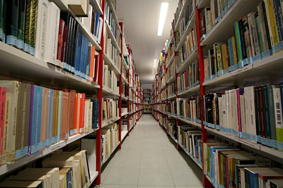 PCP propõe «novas respostas» aos utilizadores da Biblioteca Municipal Dr. Júlio Dantas em Lagos
